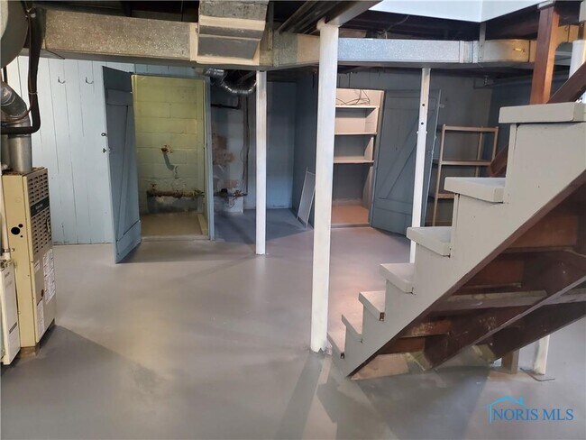 Building Photo - 3329 Jeannette Ave