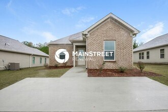 Building Photo - 4 Bedroom Pet-Friendly Home in Odenville, AL with Main Street Renewal