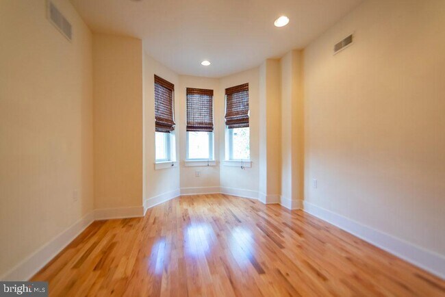 Building Photo - 2147 Ellsworth St
