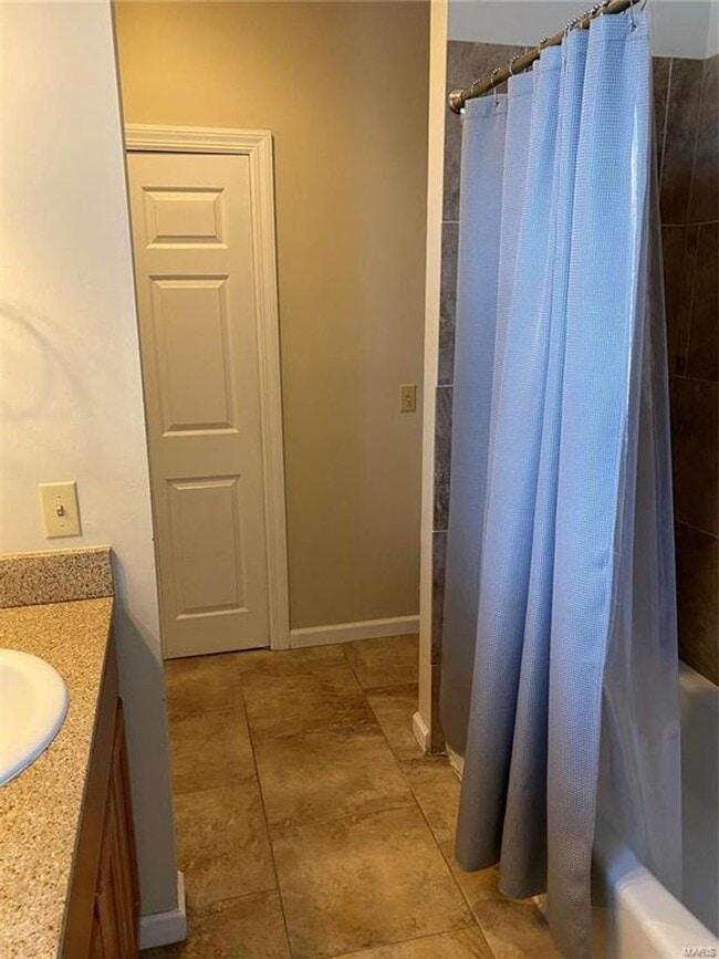 Building Photo - 816 Ann Ave