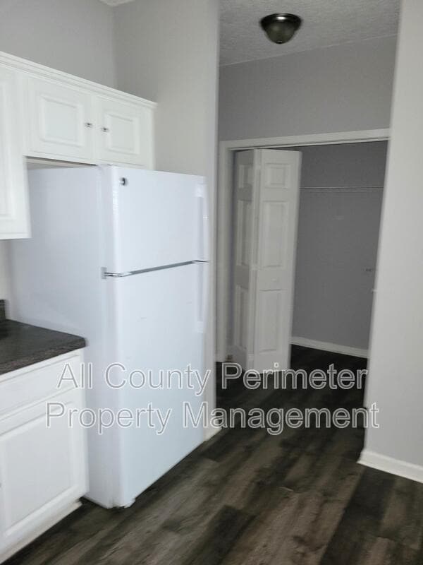 Building Photo - 7620 Creekside Ln