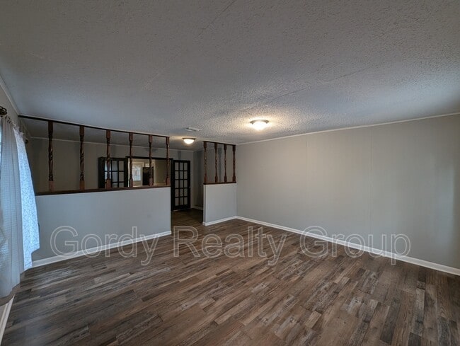 Building Photo - 6505 Blue Springs Rd