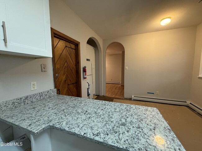 Building Photo - 38 State St