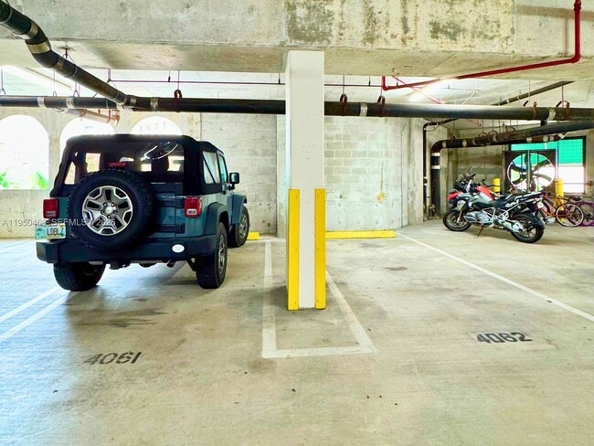 Building Photo - 55 Merrick Way