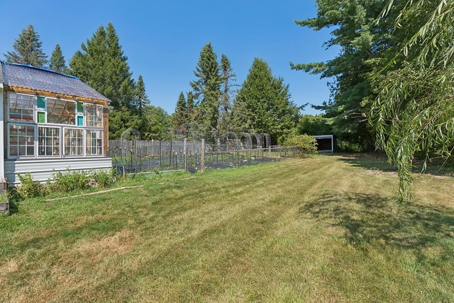 Building Photo - Modern Comfort Meets Country Charm in Cumb...
