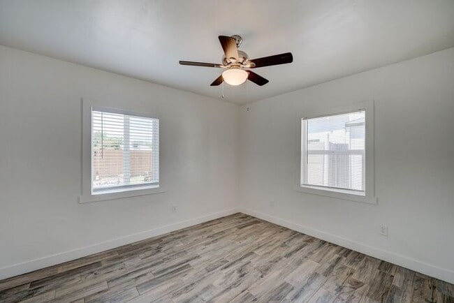 Building Photo - READY TO VIEW NOW! Beautiful Remodeled Home in the Coronado District Area