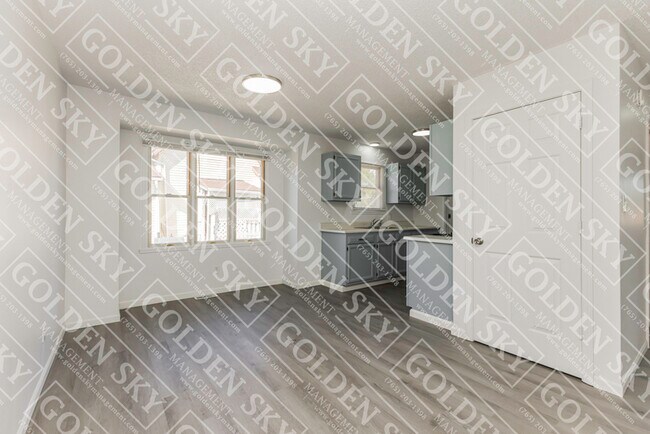 Building Photo - 1020 E Willard St