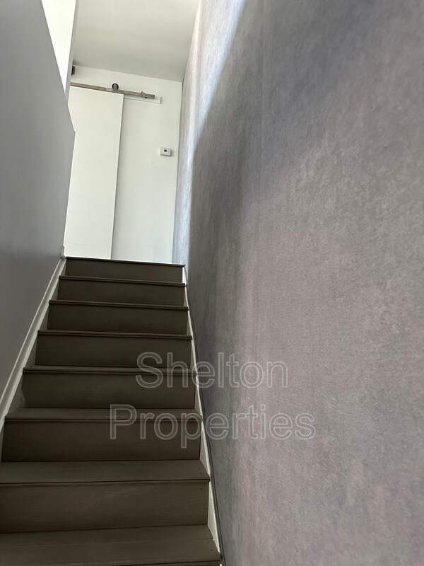 Building Photo - 8029 E Glenrosa Ave