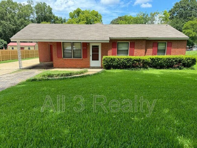 Primary Photo - 4259 Hickory Dr