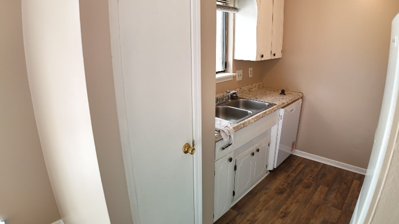 Building Photo - 100 Highland Forest Dr