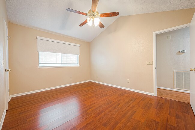 Building Photo - 3231 E Heatherock Cir