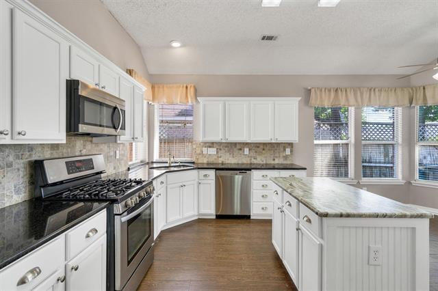 Building Photo - 7401 Centenary Dr