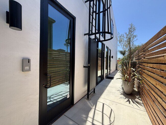 Building Photo - 2168 Balboa Ave