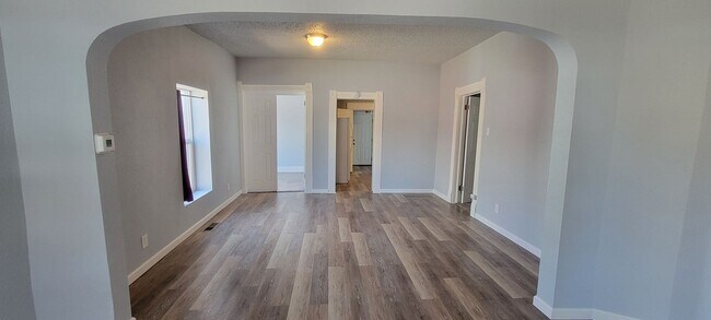 Building Photo - 408 Rudd Ave