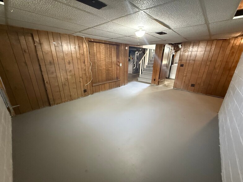 Building Photo - 2632 Toledo Ave S