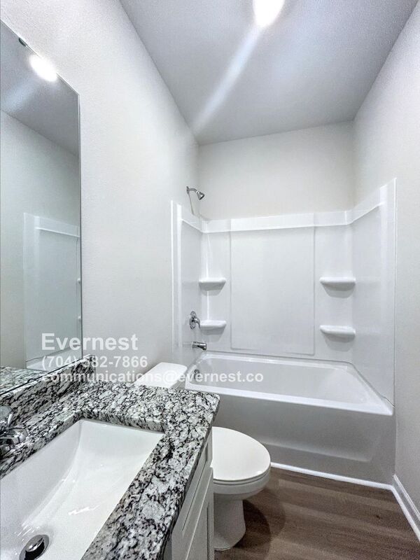 Building Photo - 129 Lightning Dr