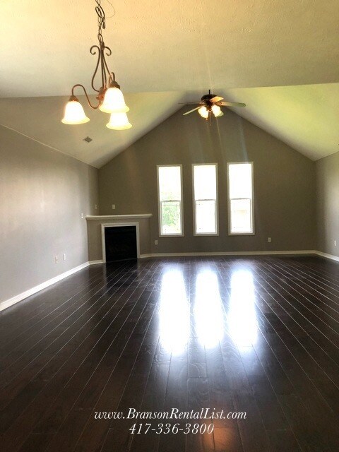 Building Photo - 370 Southwoods Way