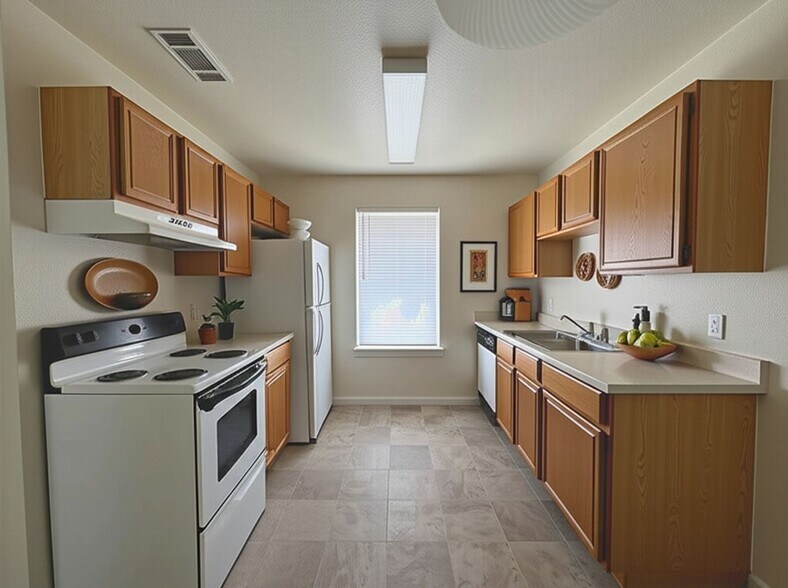 Building Photo - 1504 Windward Dr