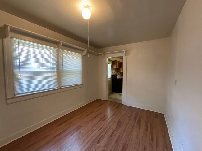 Building Photo - 1238 E Page St