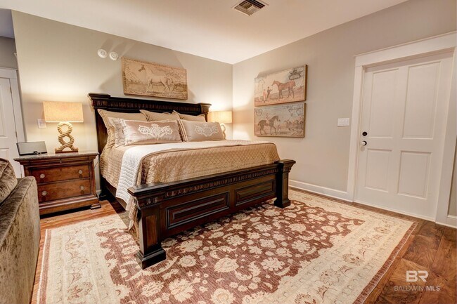 Building Photo - 14425 Scenic Hwy 98