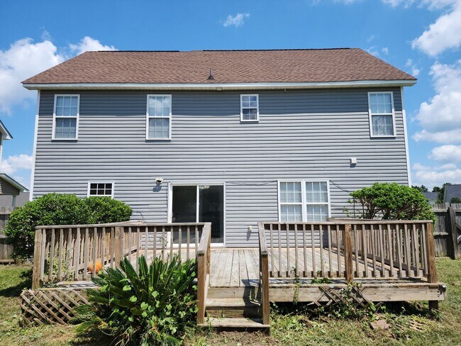 Building Photo - 205 Ashcroft Dr