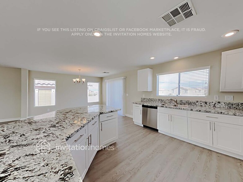 Building Photo - 11856 Bella Luna St