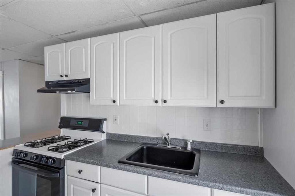 Building Photo - 53 Cranch St