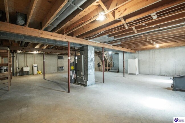 Building Photo - 697 St Andrews Rd