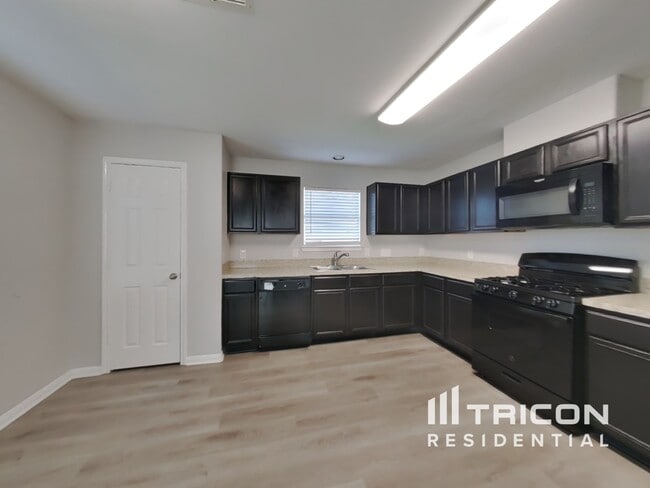 Building Photo - 21507 Palma Grove Way