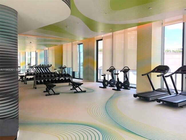 Building Photo - 501 NE 31st St