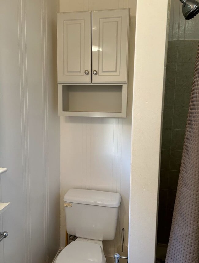 Building Photo - Cute Country Cottage 1 bedroom 1 bath