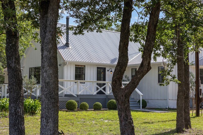 Building Photo - 6811 Mockingbird Rd