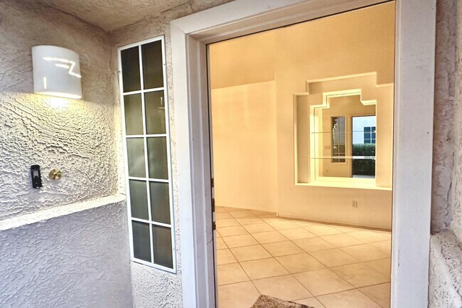 Building Photo - 4256 E Chaparosa Way