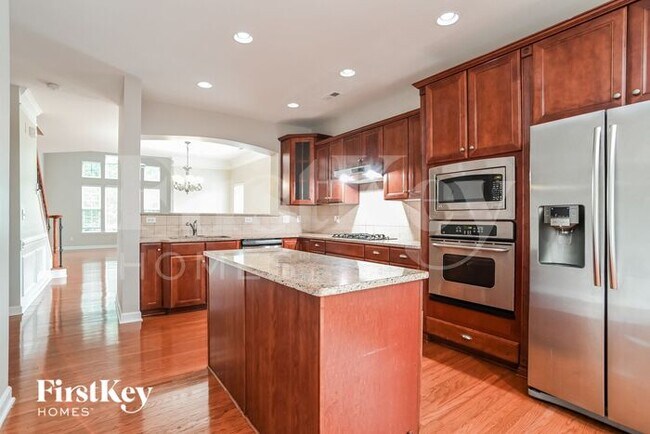 Building Photo - 5001 Fountainbrook Dr