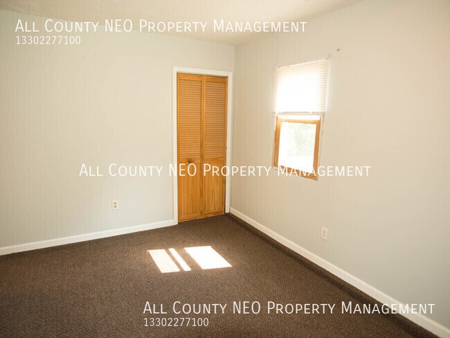 Building Photo - 835 Staeger St