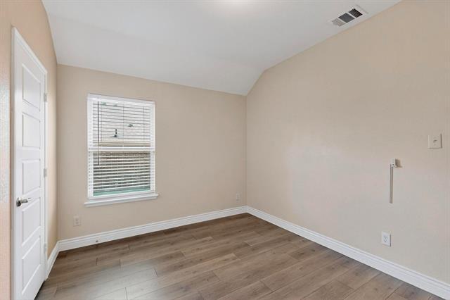 Building Photo - 222 Red Oak Dr