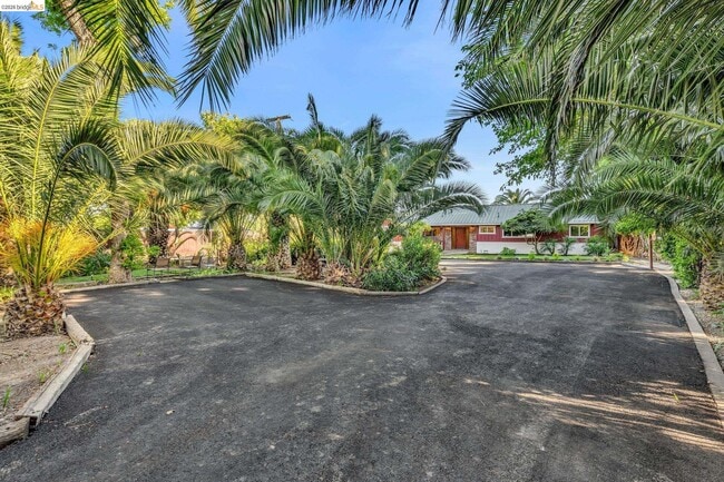 Building Photo - 3300 Concord Ave