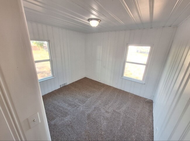 Building Photo - Spacious 5-Bedroom Home in Quiet Delta Nei...