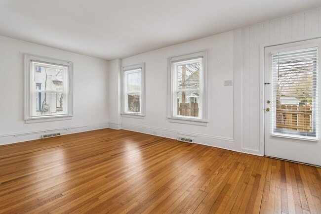 Building Photo - 12 Station Rd