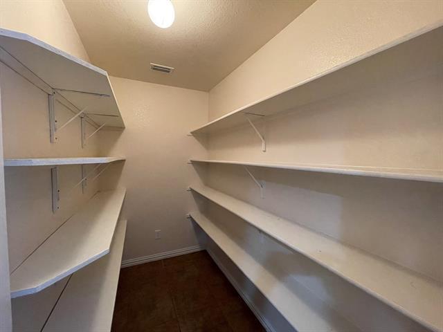 Building Photo - 804 White Fields Way