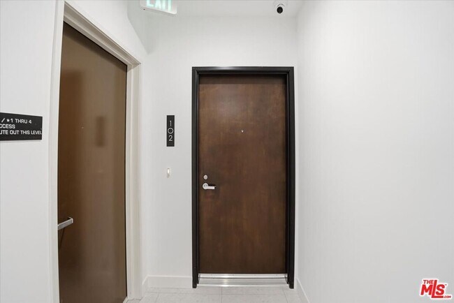 Building Photo - 1820 Prosser Ave