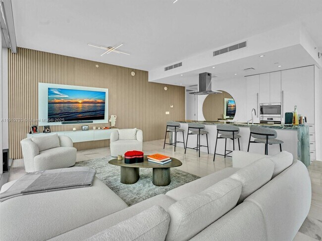 Building Photo - 700 NE 26th Terrace