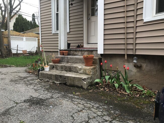 Building Photo - 88 Asbury St