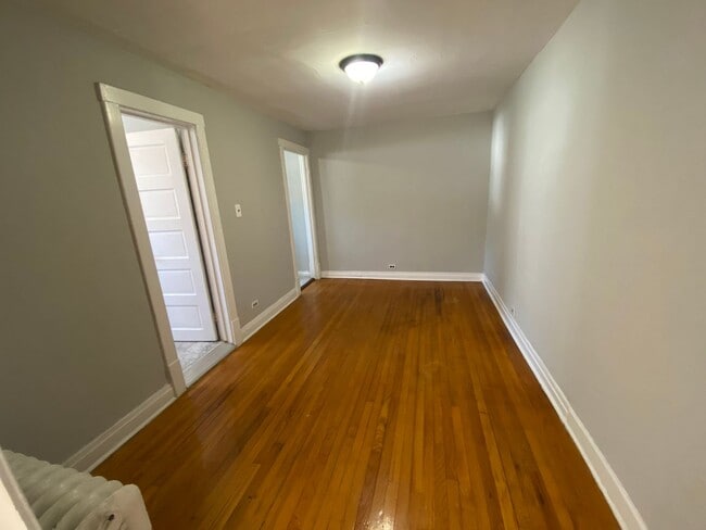 Building Photo - 4210 N Kilpatrick Ave