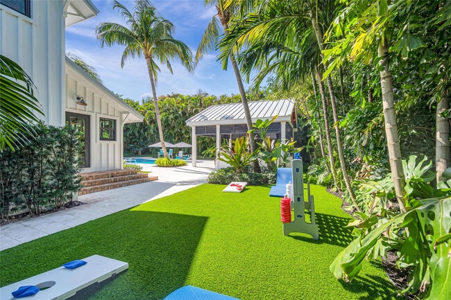 Building Photo - 450 N Swinton Ave