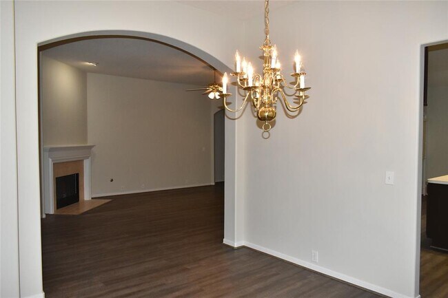 Building Photo - 11111 Sprucedale Ct