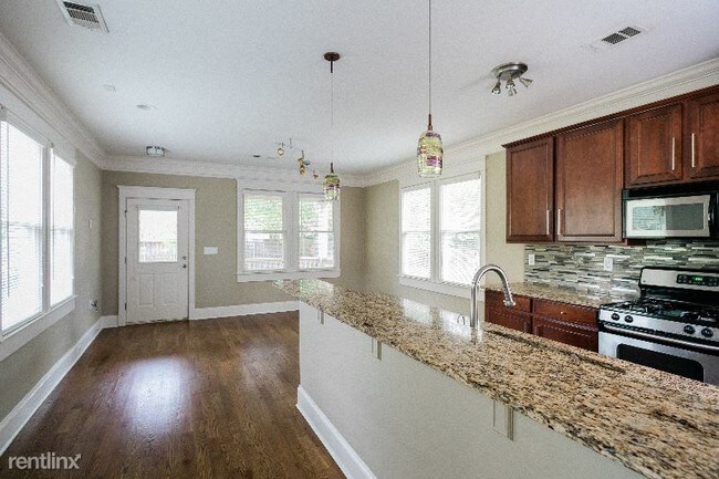 Building Photo - 3 br, 2.5 bath House - 301 Fortune Street