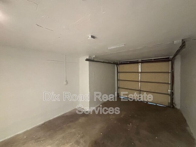 Building Photo - 307 N E St