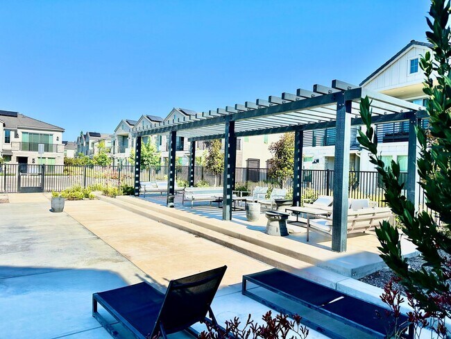 Building Photo - Newly Built Clovis 3/2