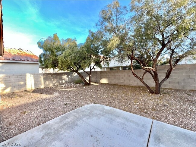 Building Photo - 8613 W Majestic Pine Ave